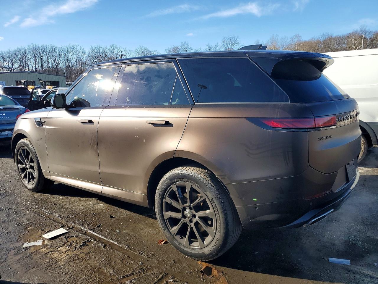 2024 LAND ROVER RANGE ROVER SPORT DYNAMIC SE photo 2