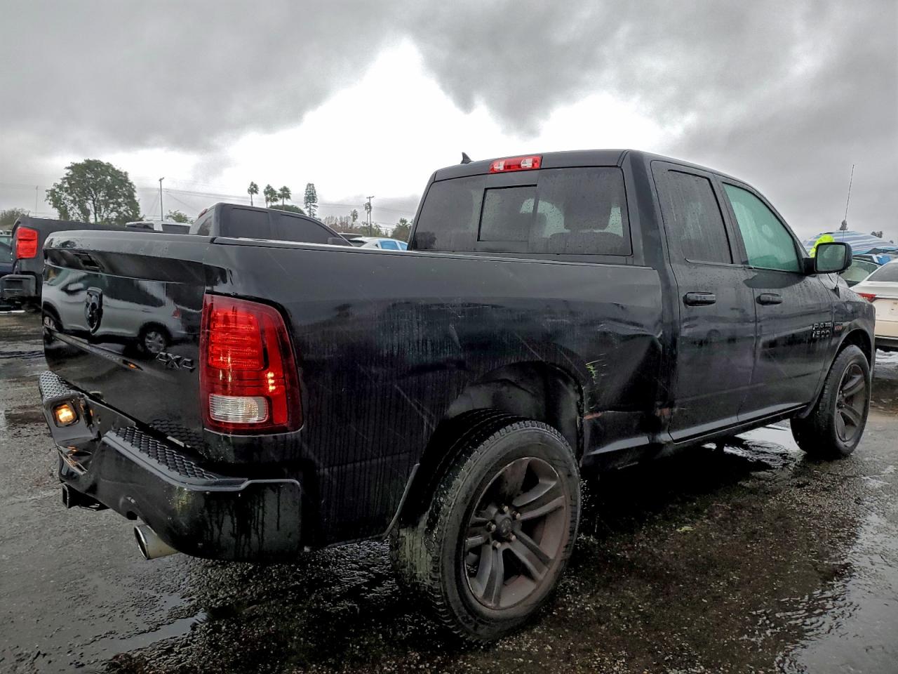 2017 RAM 1500 SPORT photo 3