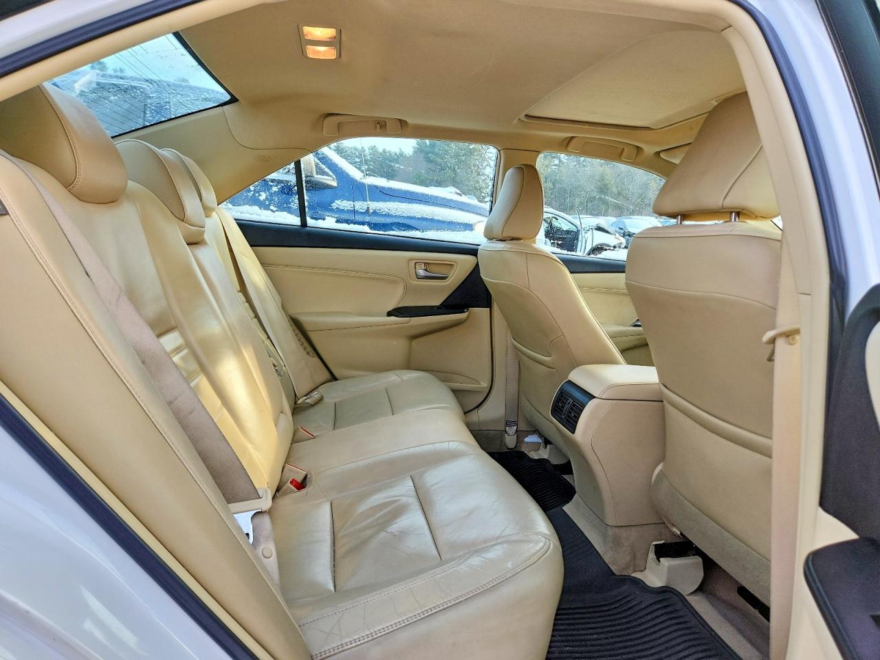 2015 TOYOTA CAMRY HYBRID photo 10