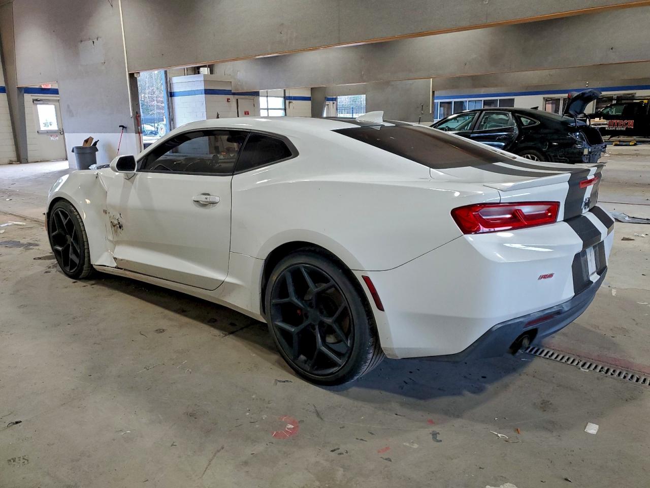2016 CHEVROLET CAMARO LT photo 2