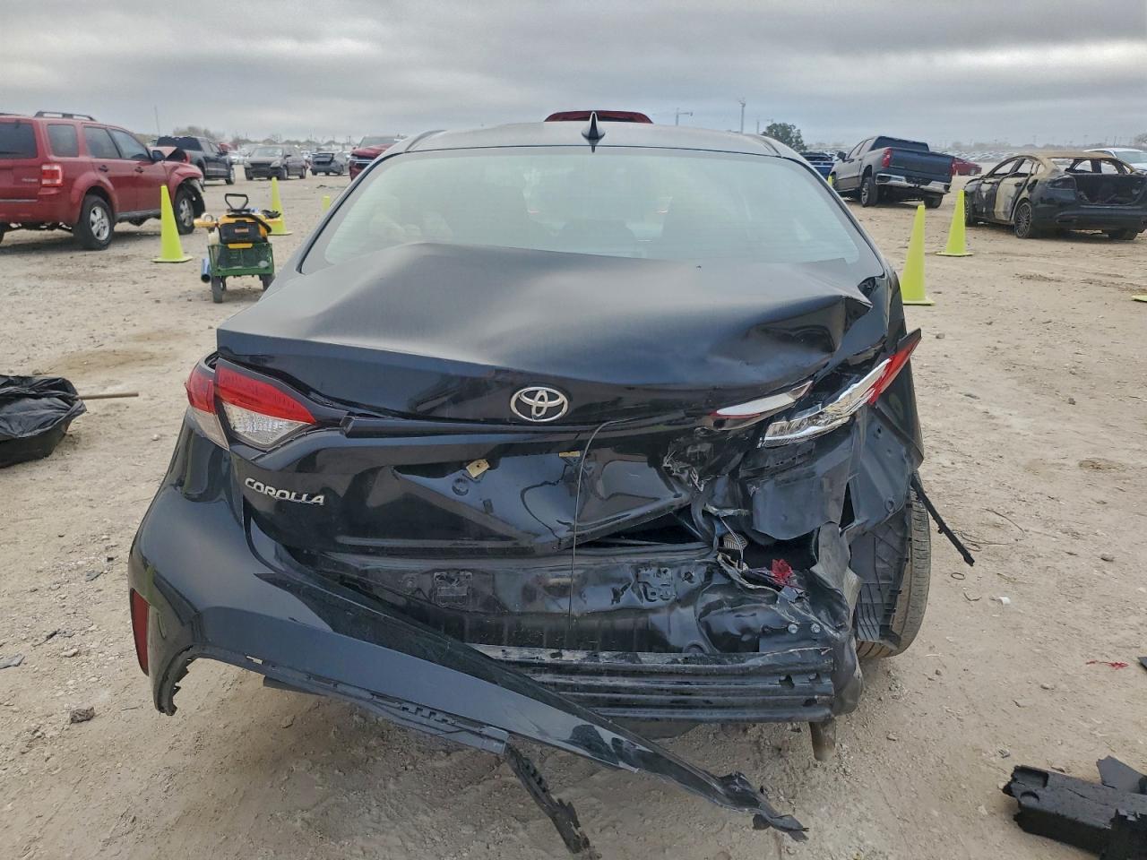 2024 TOYOTA COROLLA LE photo 6