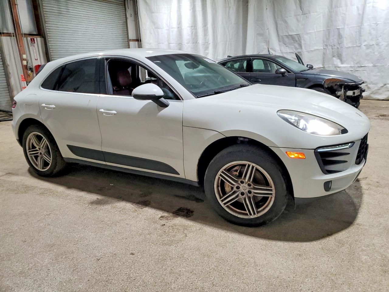 2016 PORSCHE MACAN S photo 4