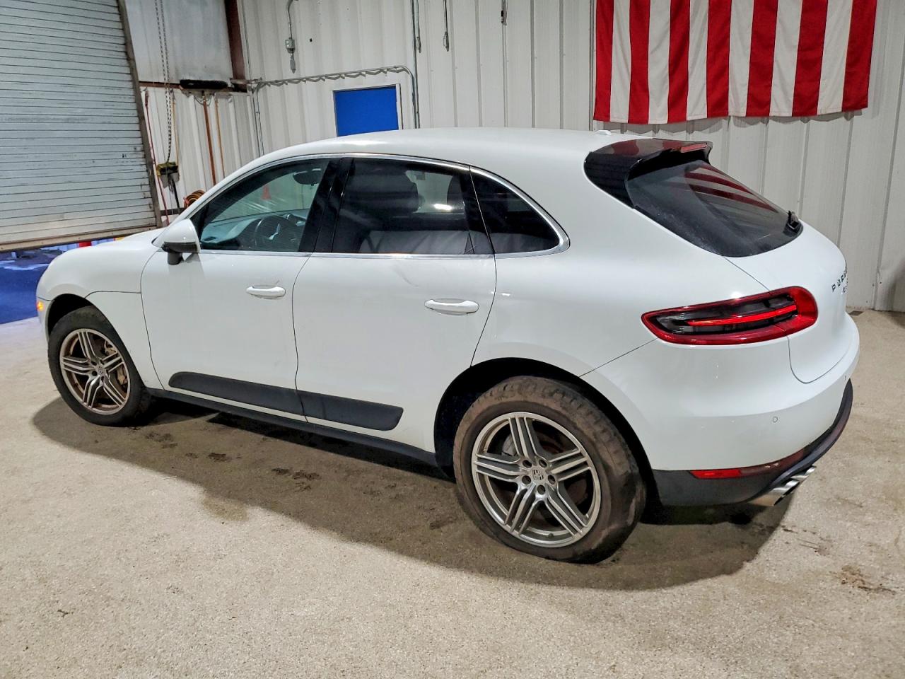 2016 PORSCHE MACAN S photo 2