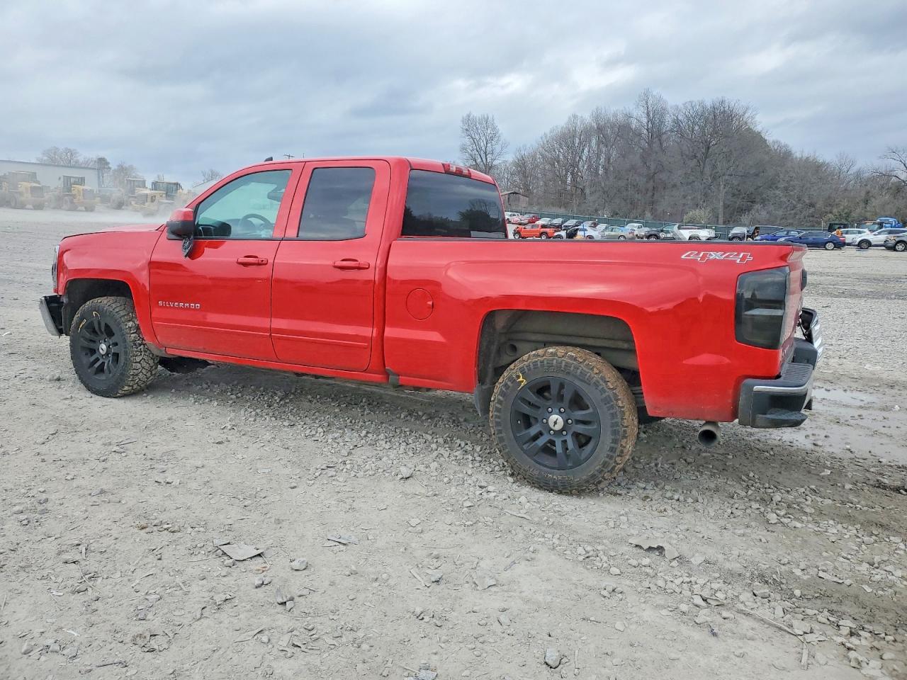 2016 CHEVROLET SILVERADO K1500 LT photo 2