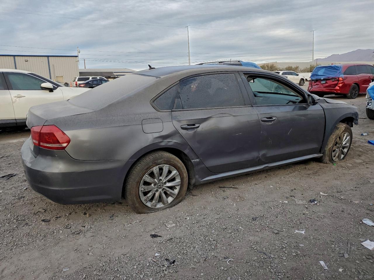 2012 VOLKSWAGEN PASSAT S photo 3
