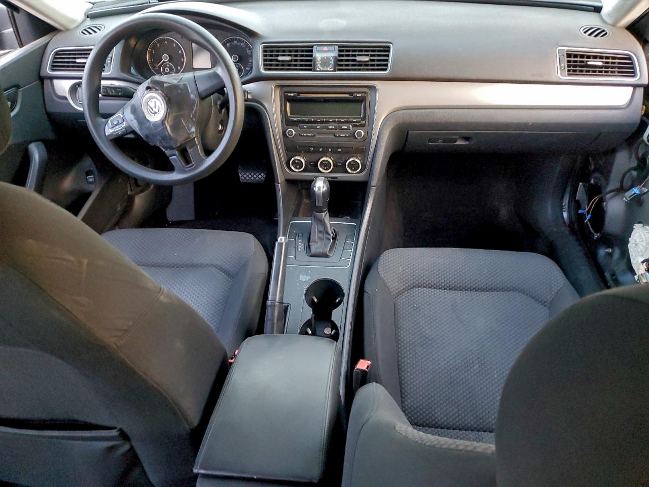2012 VOLKSWAGEN PASSAT S photo 8