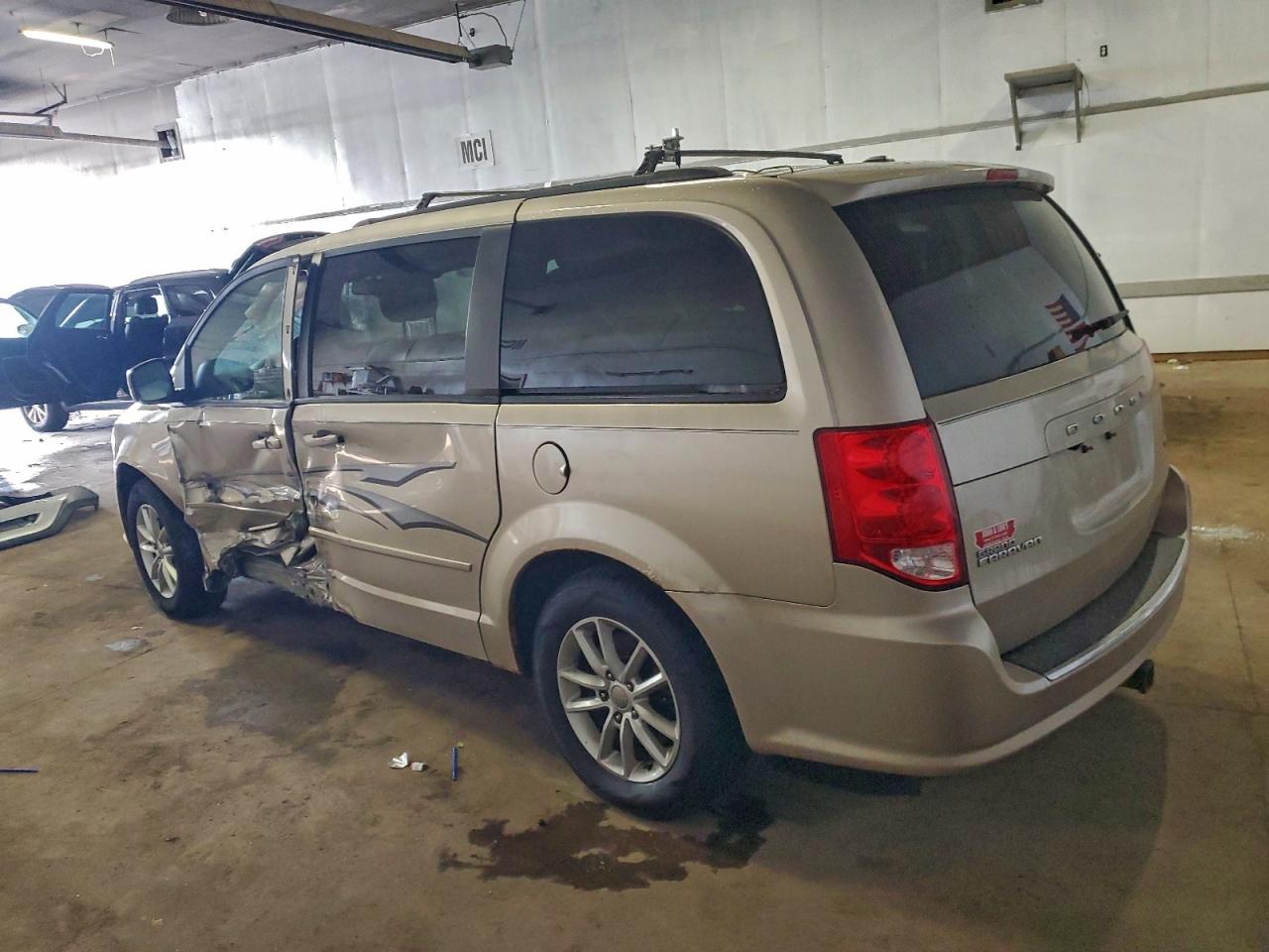 2015 DODGE GRAND CARAVAN SXT photo 2