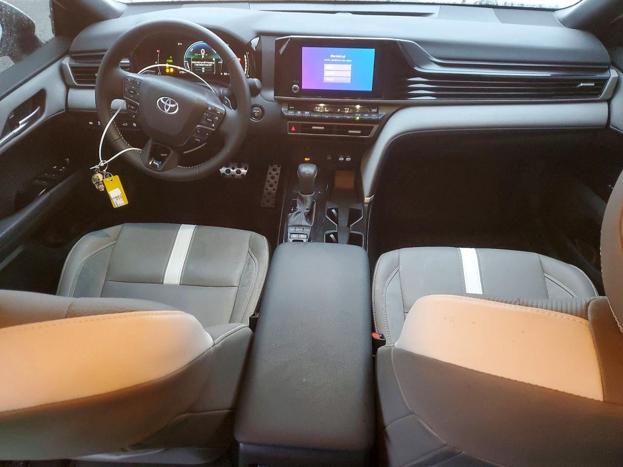 2025 TOYOTA CAMRY XSE photo 8