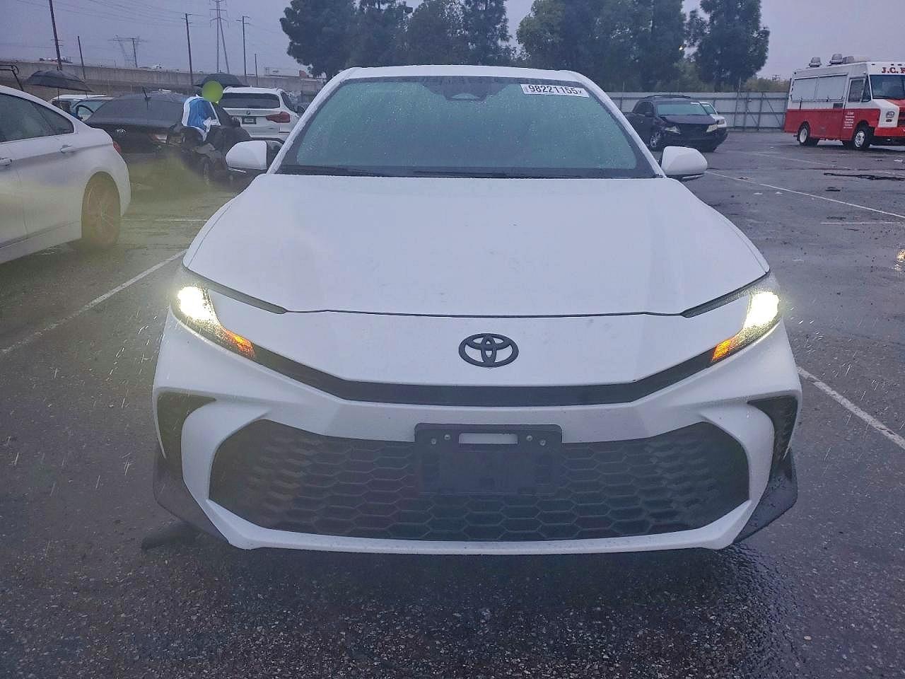2025 TOYOTA CAMRY XSE photo 5