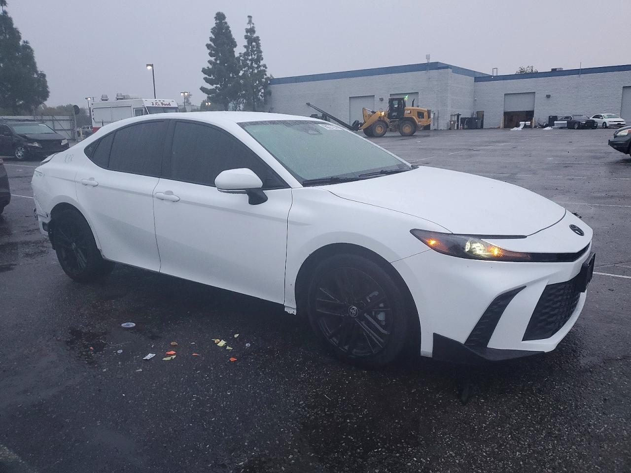 2025 TOYOTA CAMRY XSE photo 4
