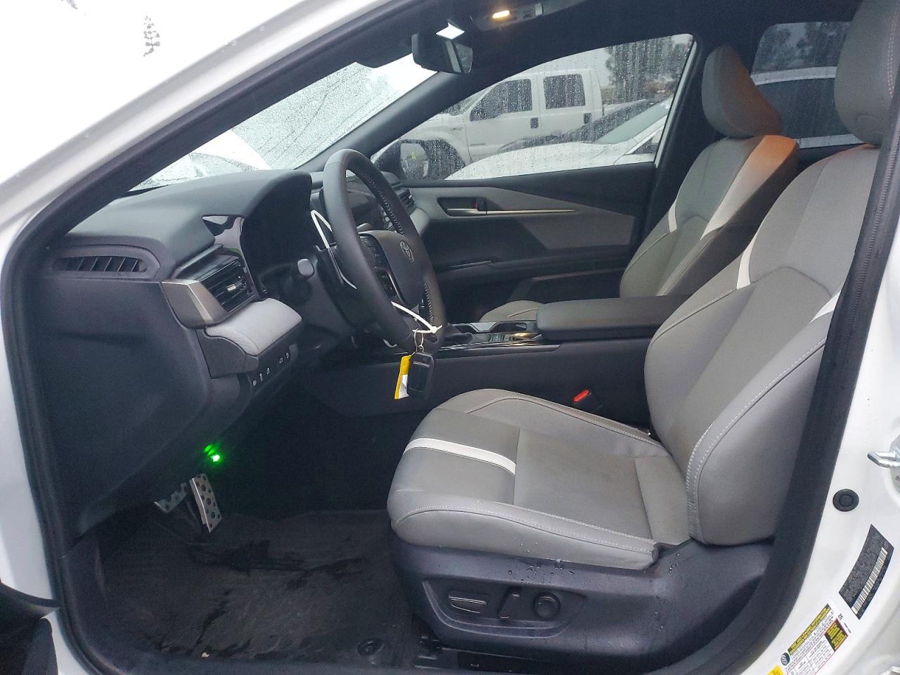 2025 TOYOTA CAMRY XSE photo 7