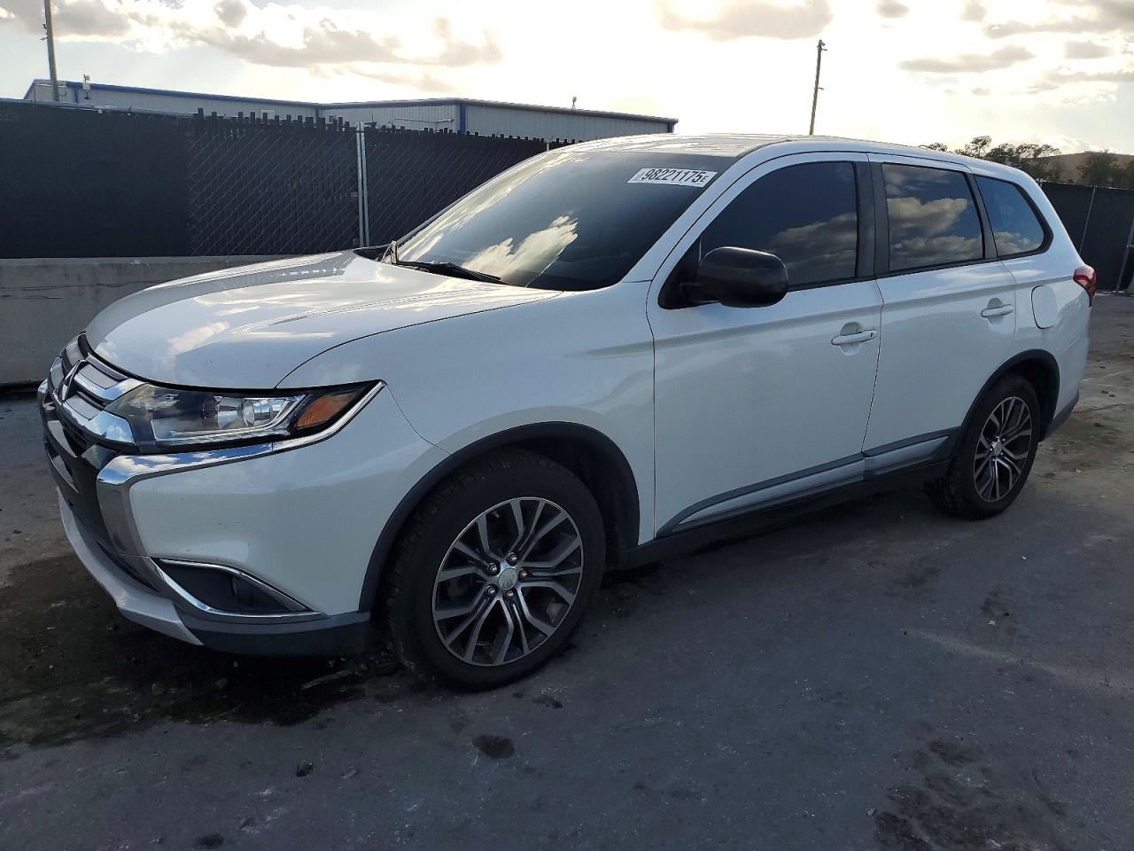 2016 MITSUBISHI OUTLANDER