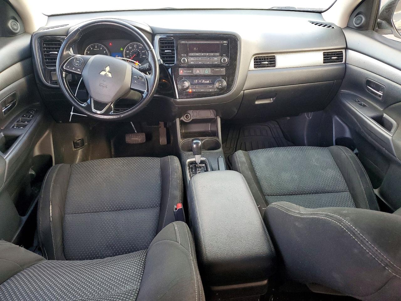 2016 MITSUBISHI OUTLANDER ES photo 8