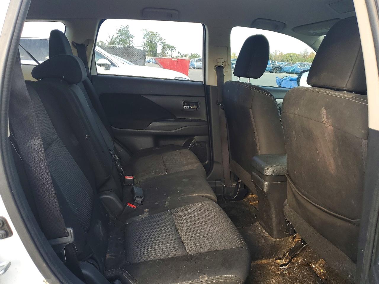 2016 MITSUBISHI OUTLANDER ES photo 11