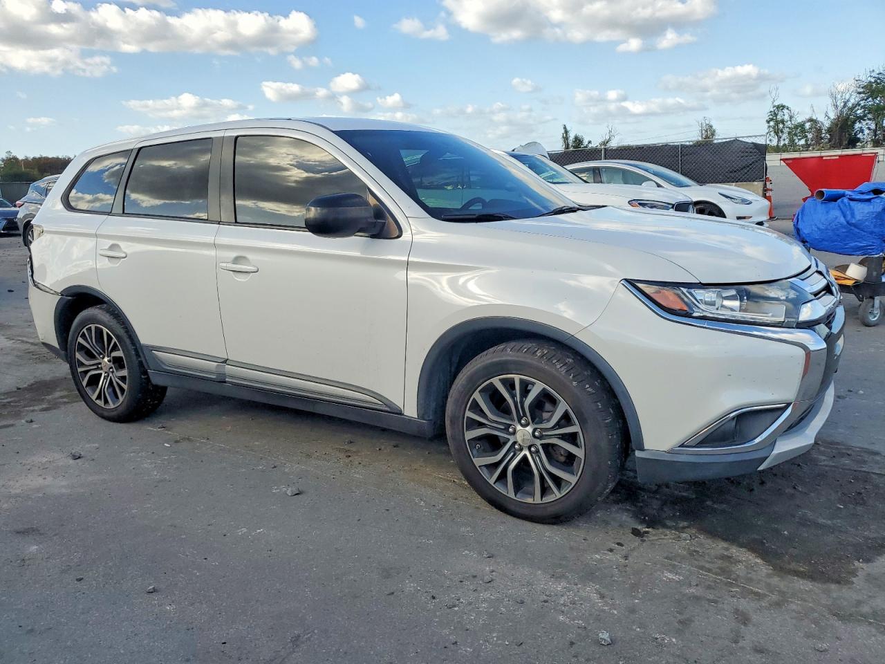 2016 MITSUBISHI OUTLANDER ES photo 4