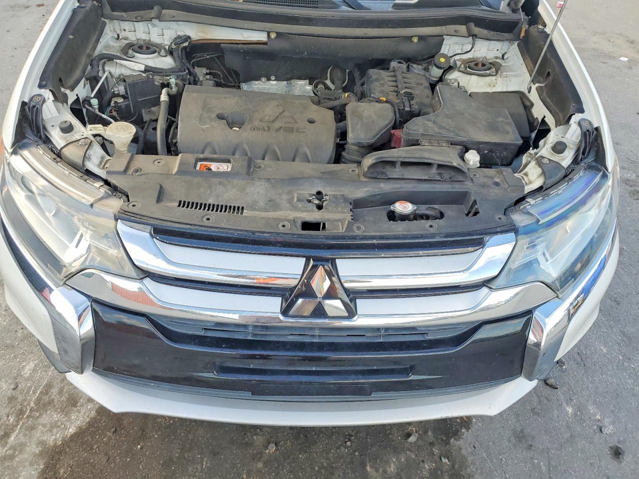 2016 MITSUBISHI OUTLANDER ES photo 12