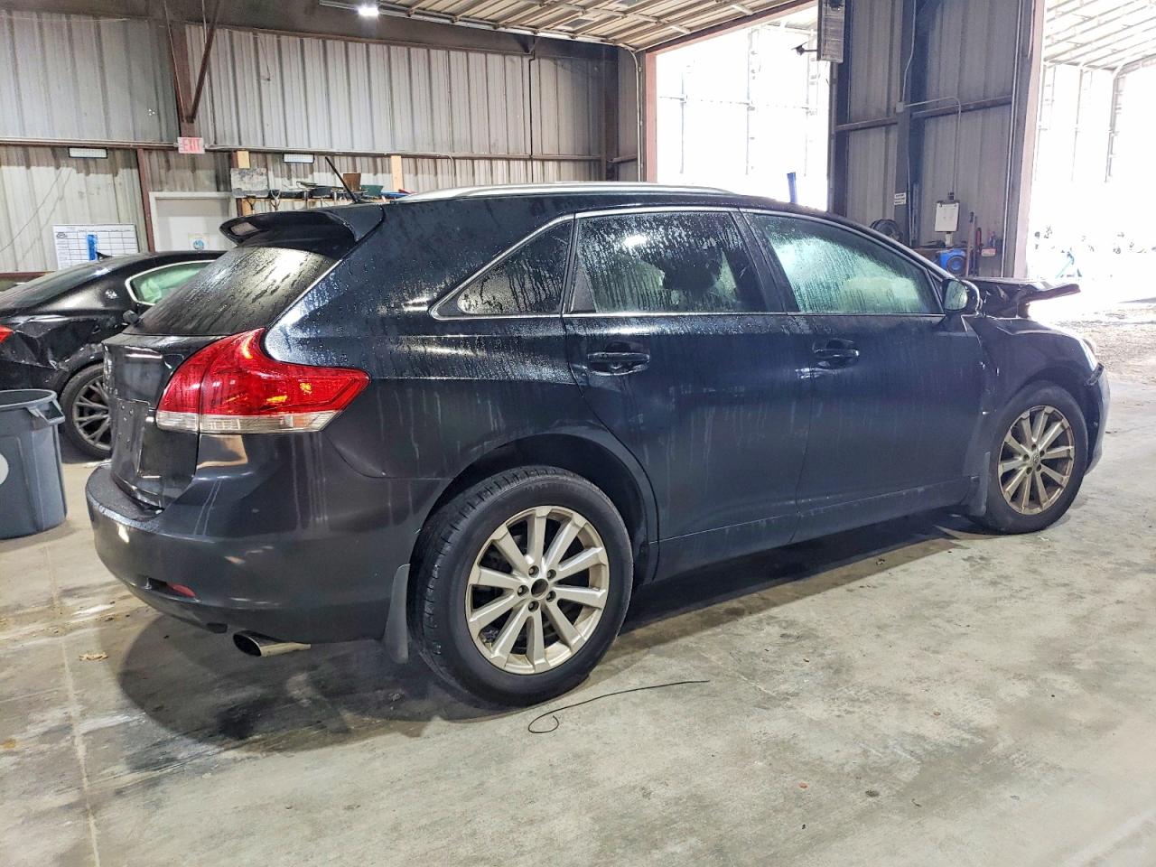 2009 TOYOTA VENZA photo 3