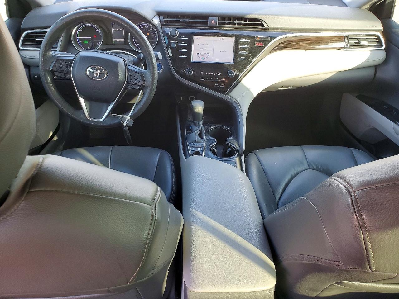 2018 TOYOTA CAMRY photo 8