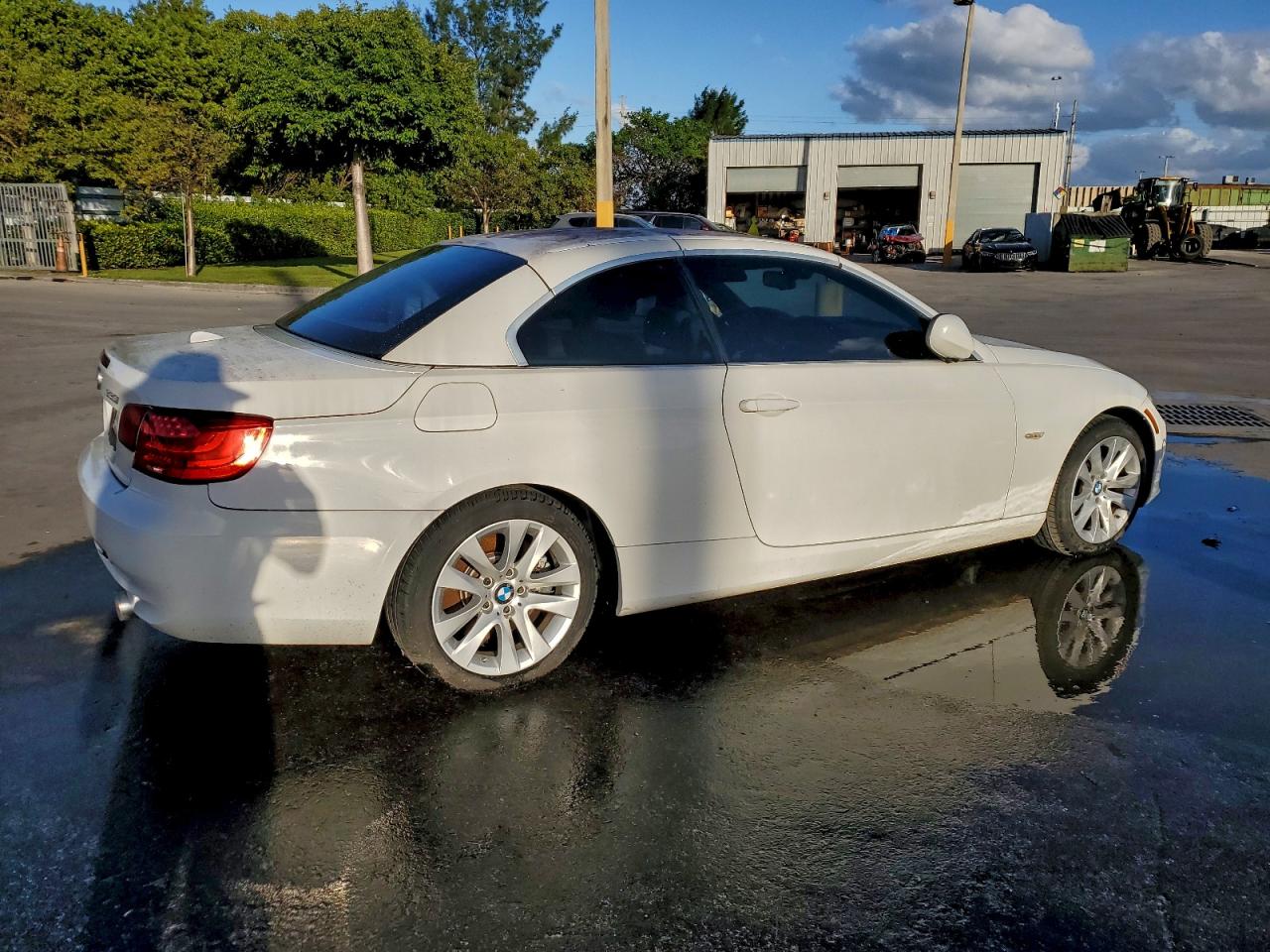 2011 BMW 335 I photo 3