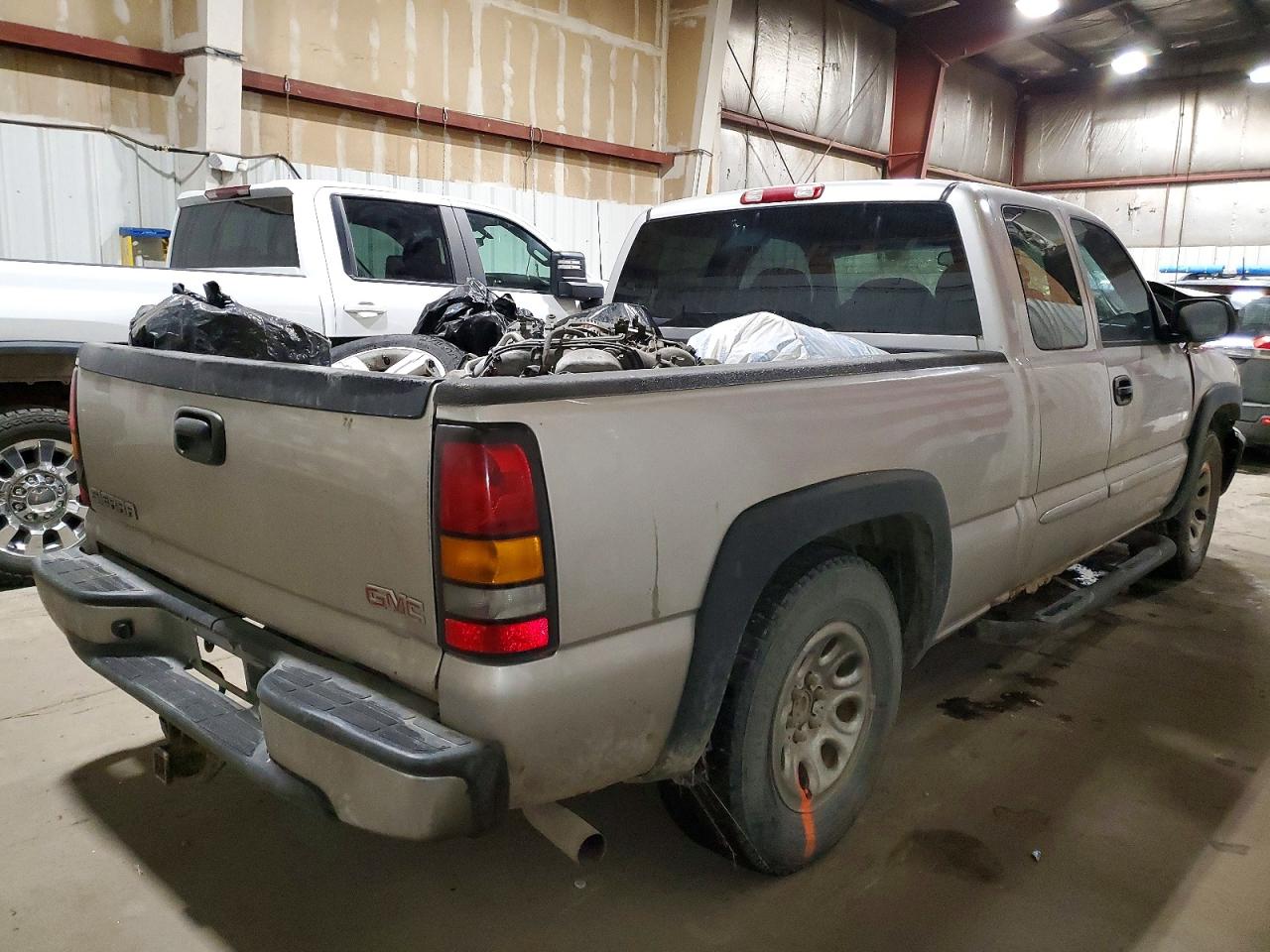 2006 GMC NEW SIERRA K1500 photo 3