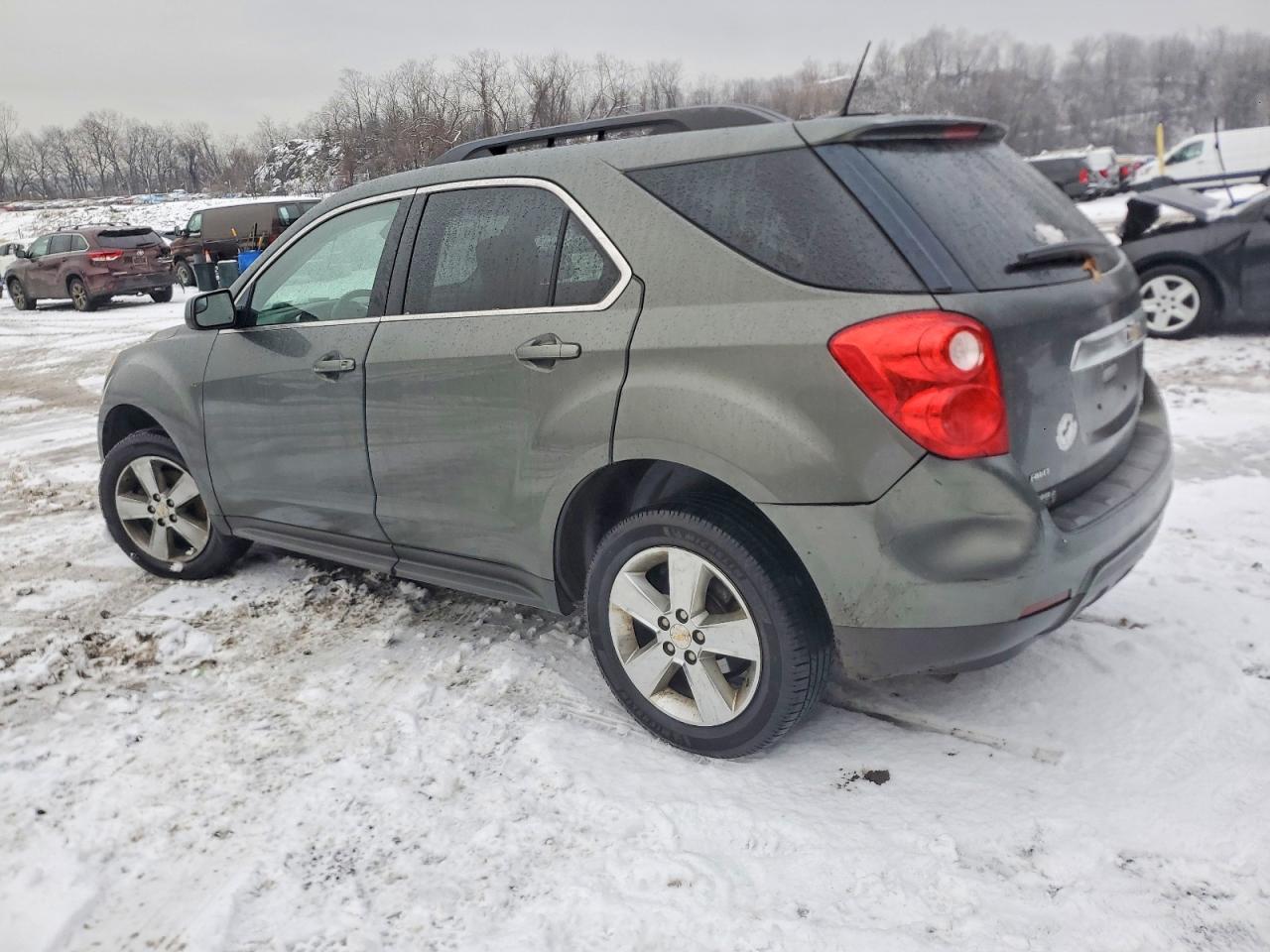 2013 CHEVROLET EQUINOX LT photo 2