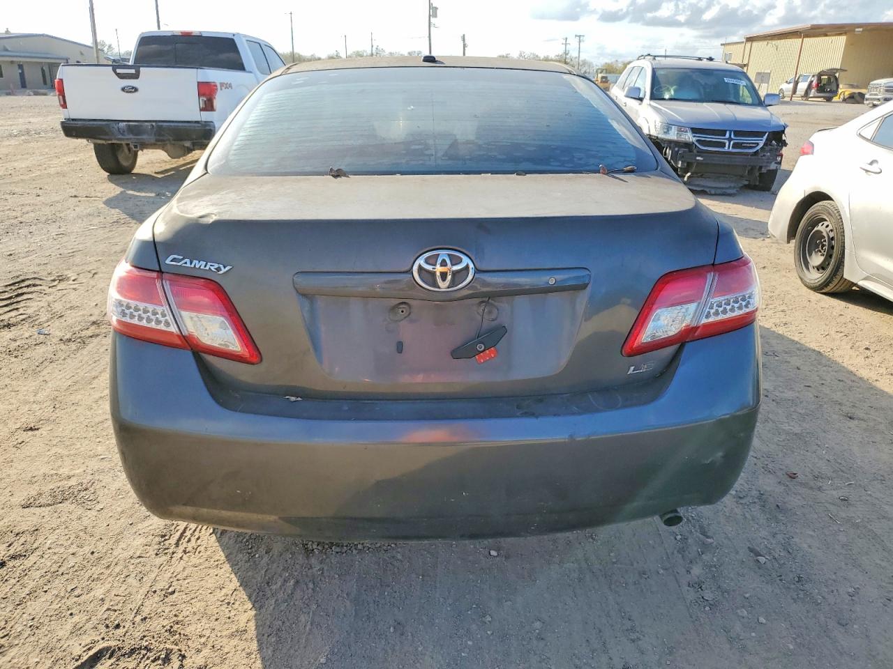 2010 TOYOTA CAMRY BASE photo 6