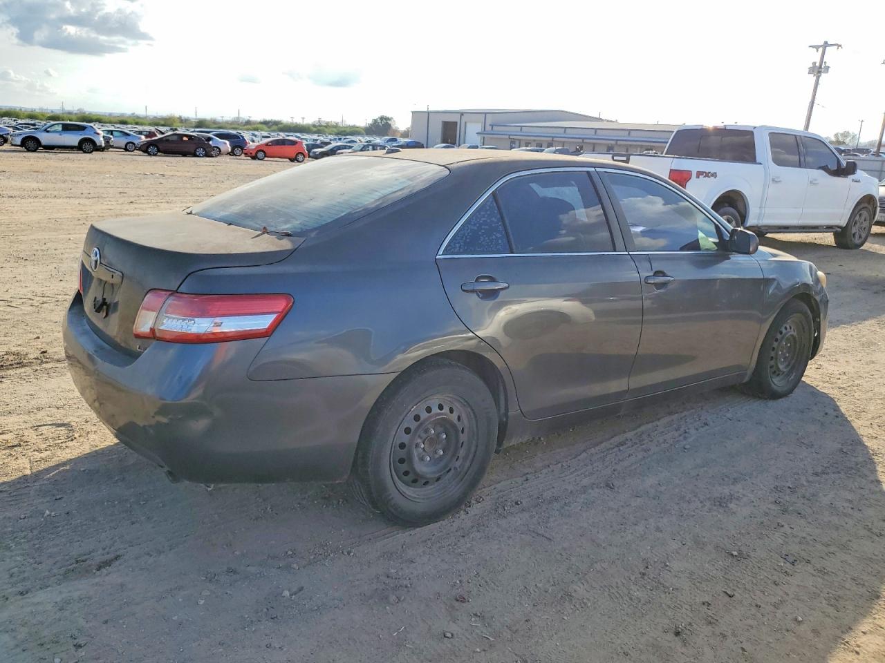 2010 TOYOTA CAMRY BASE photo 3