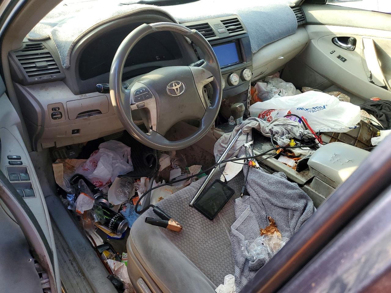 2010 TOYOTA CAMRY BASE photo 8