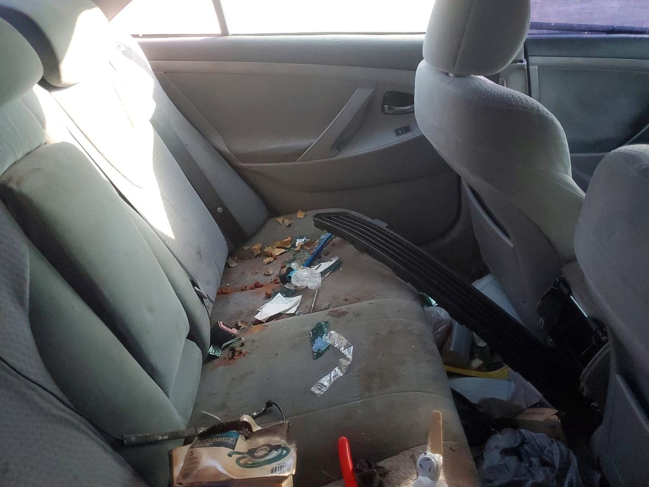 2010 TOYOTA CAMRY BASE photo 10