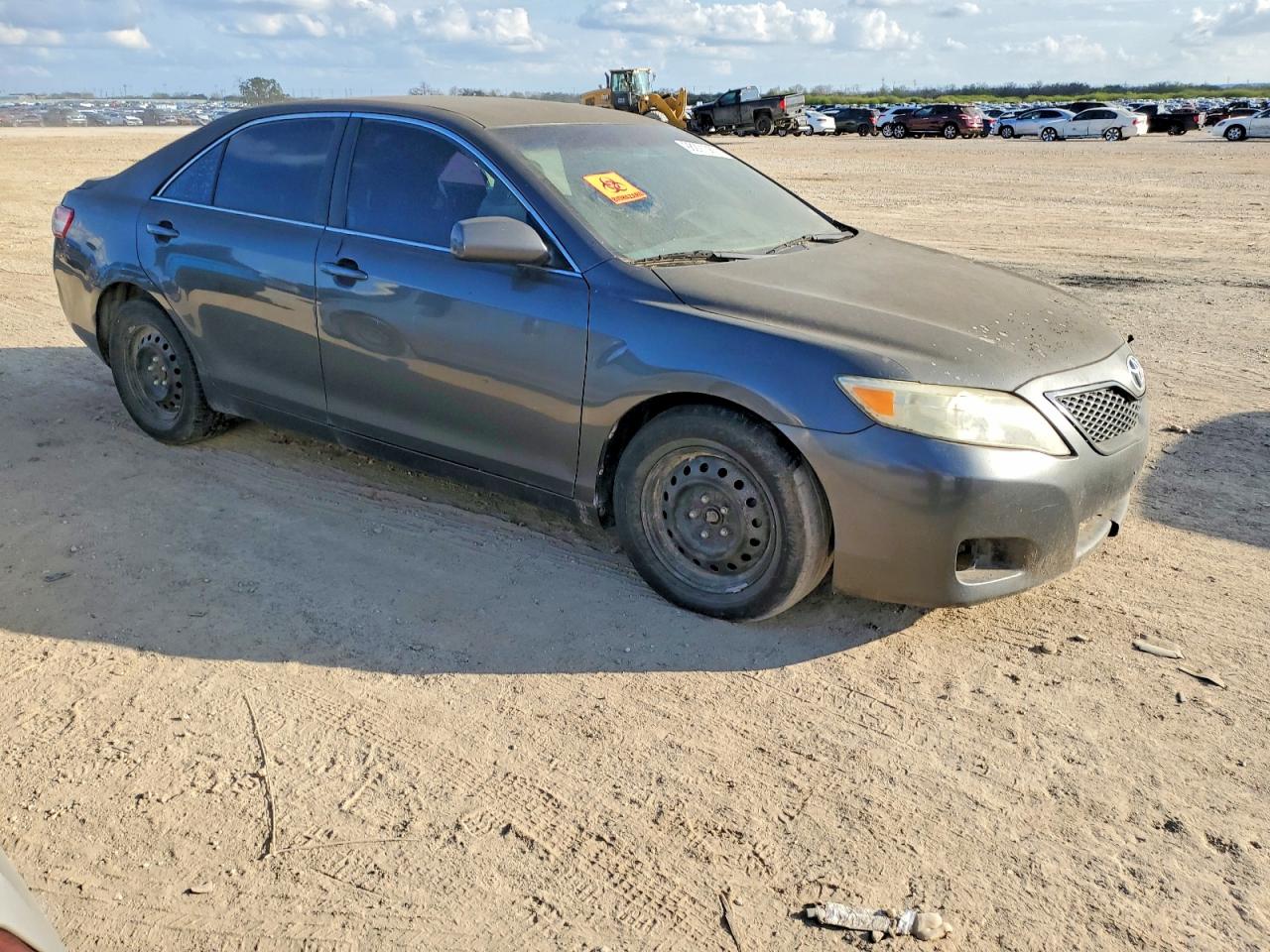 2010 TOYOTA CAMRY BASE photo 4