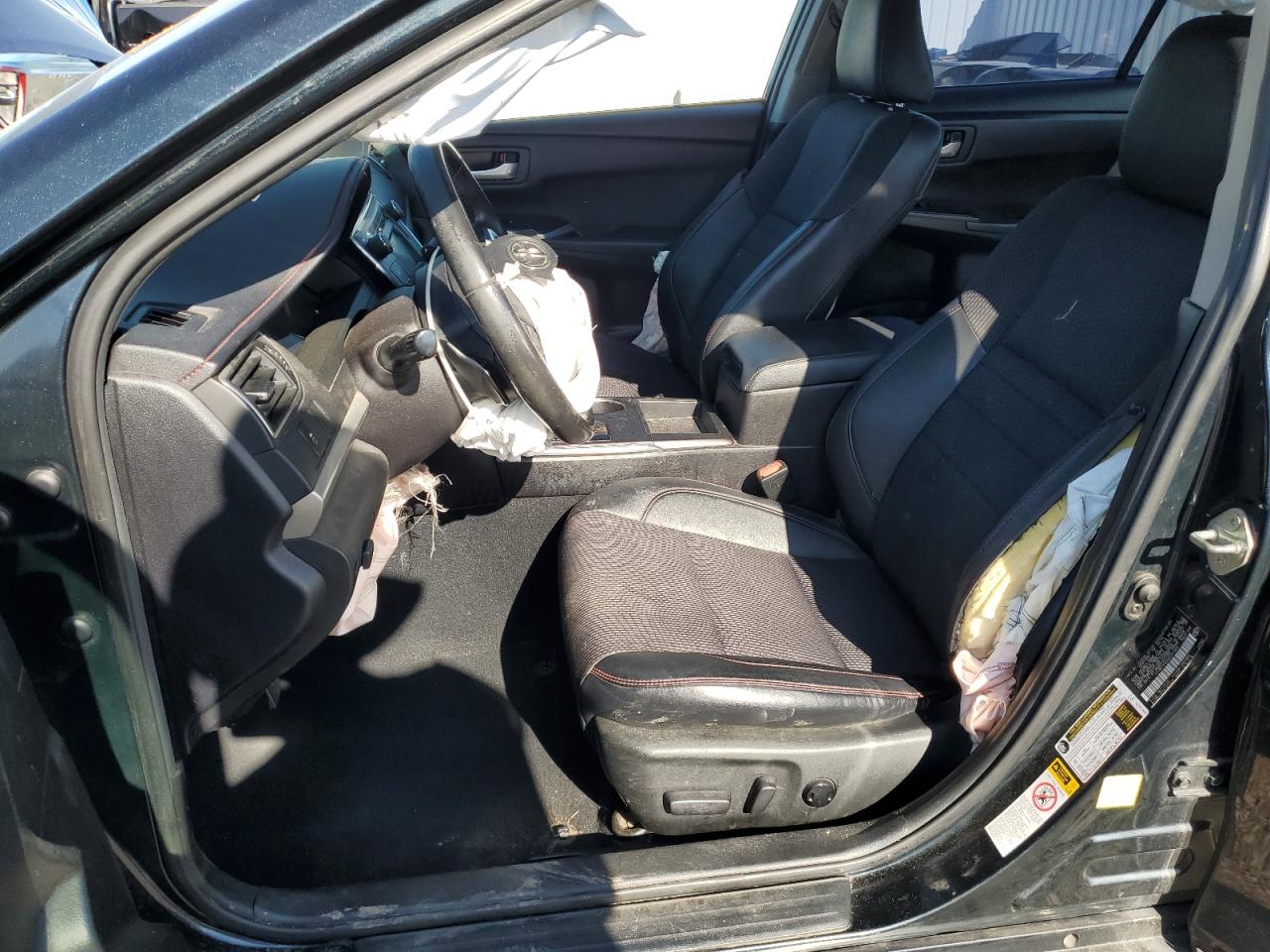 2017 TOYOTA CAMRY LE photo 7
