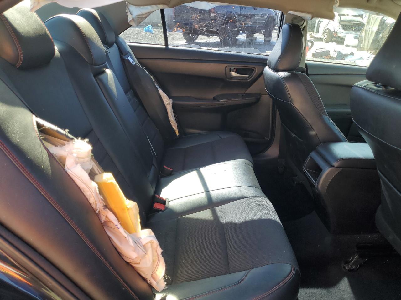 2017 TOYOTA CAMRY LE photo 10