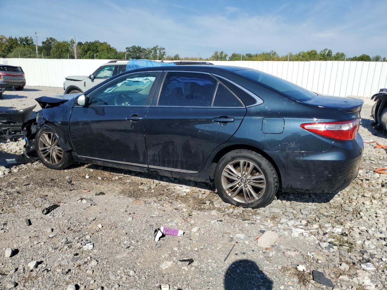 2017 TOYOTA CAMRY LE photo 2