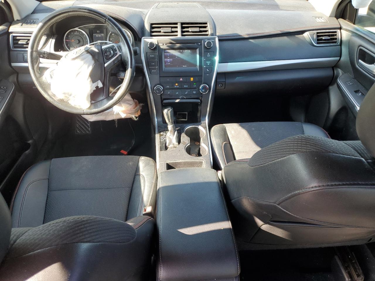 2017 TOYOTA CAMRY LE photo 8