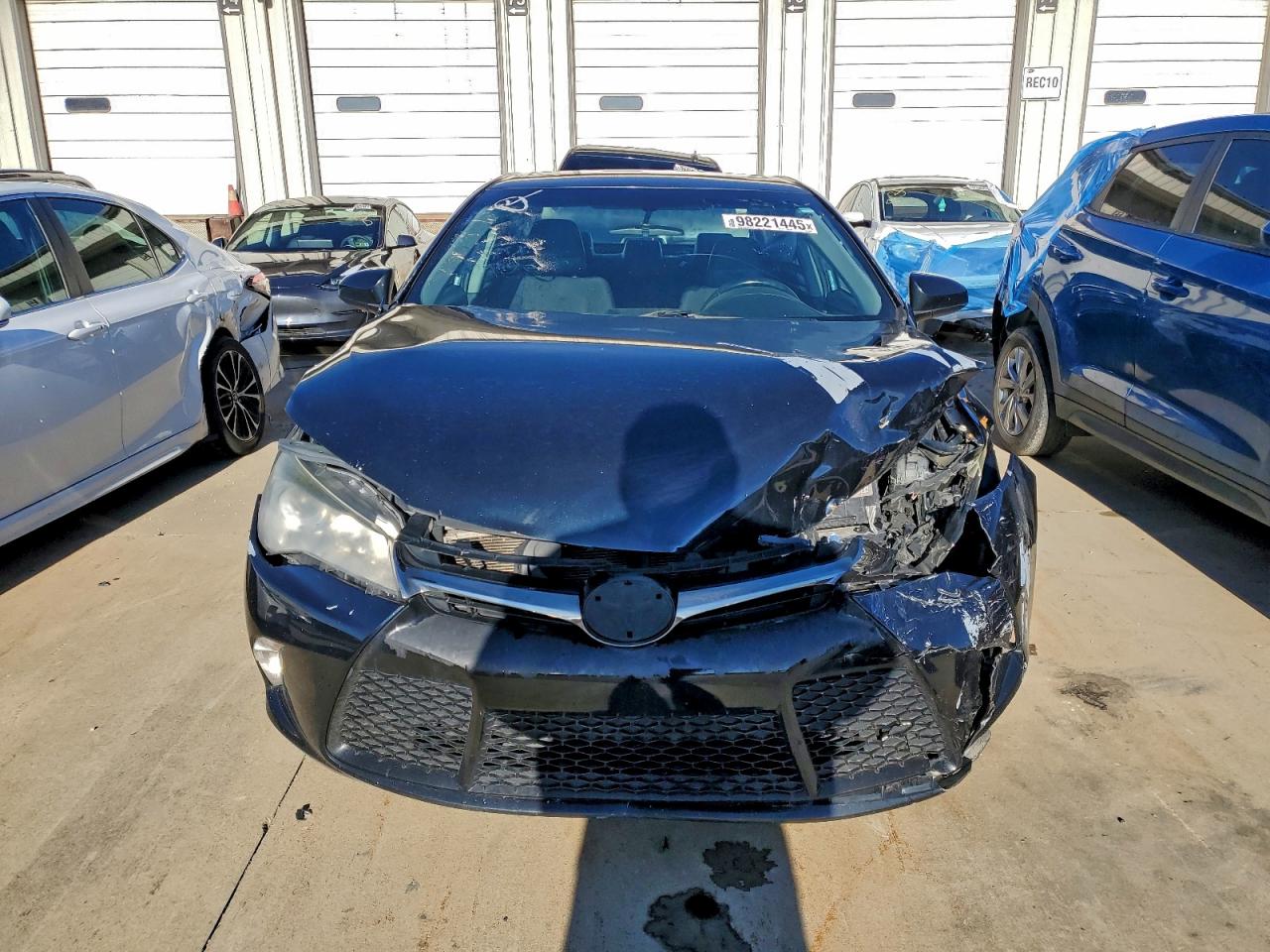 2017 TOYOTA CAMRY LE photo 5