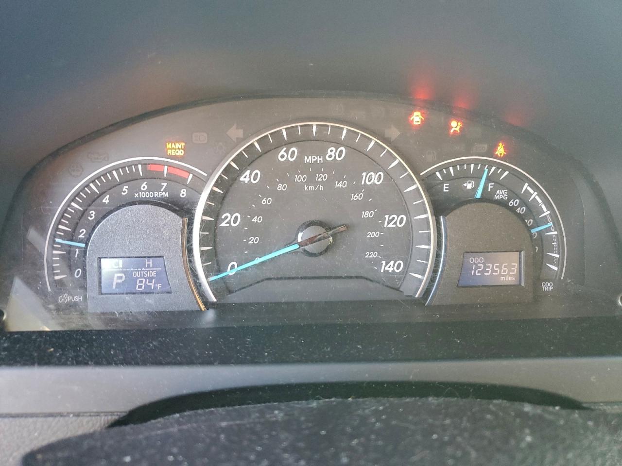 2014 TOYOTA CAMRY L photo 9