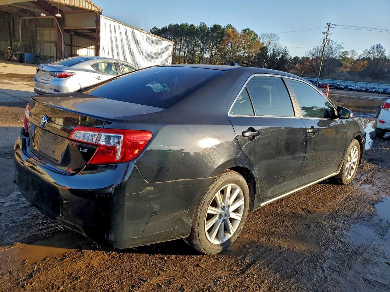 2014 TOYOTA CAMRY L photo 3