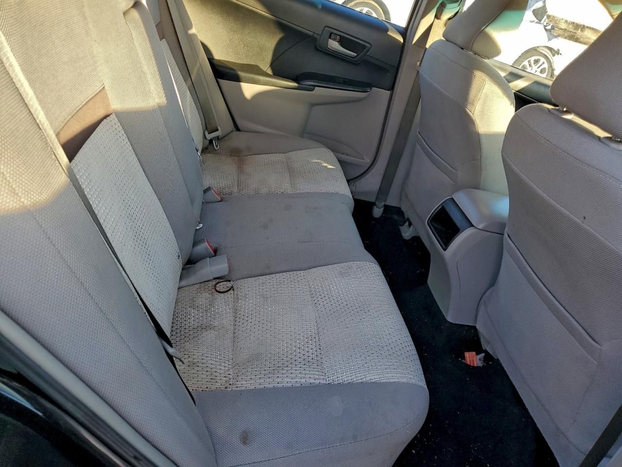 2014 TOYOTA CAMRY L photo 10