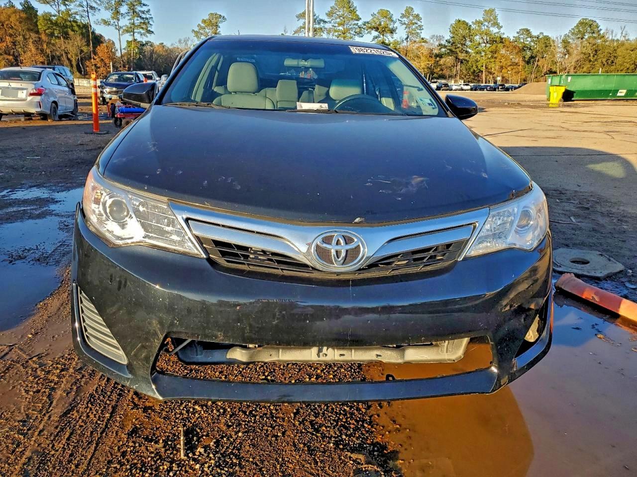 2014 TOYOTA CAMRY L photo 5