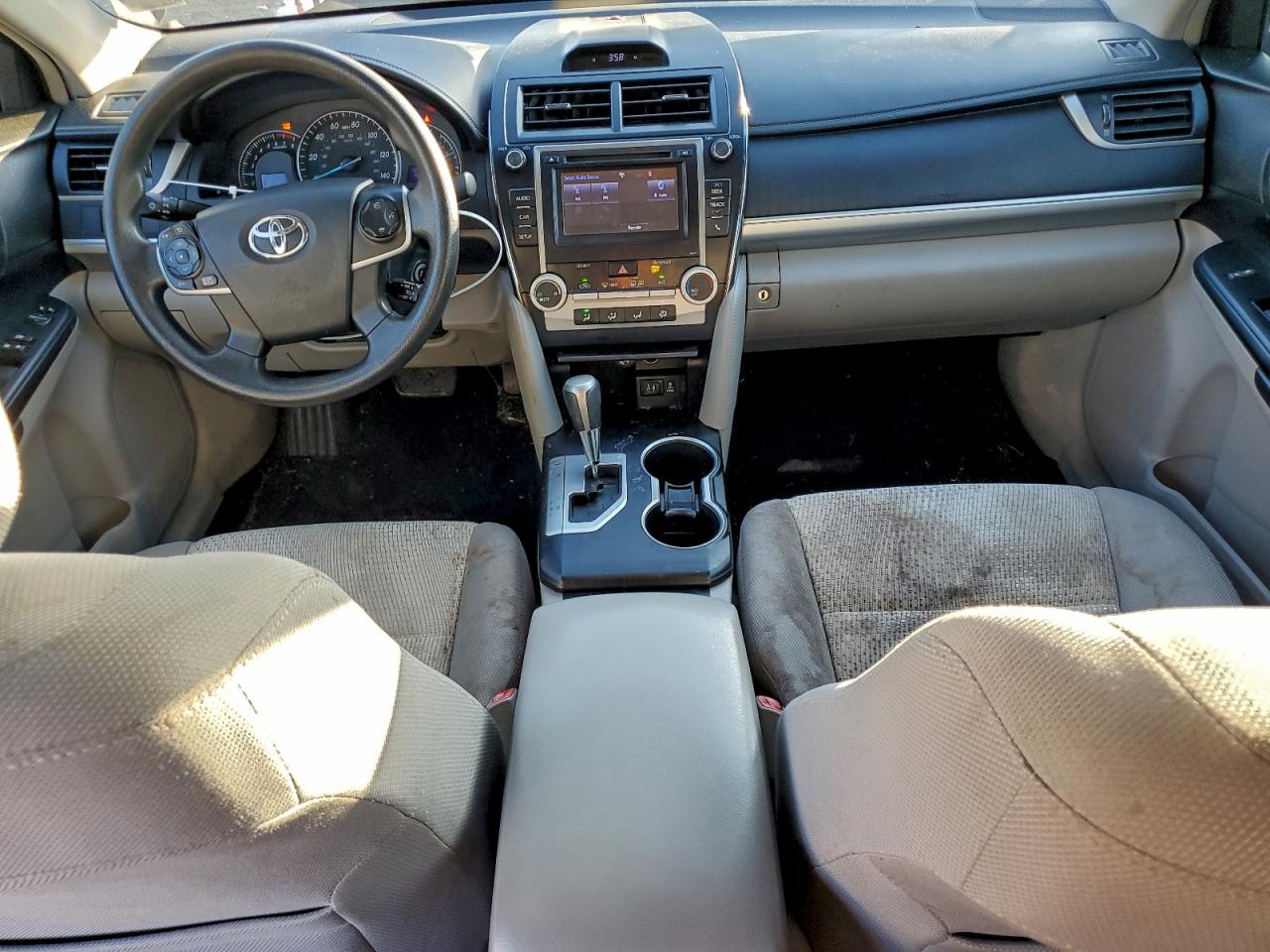 2014 TOYOTA CAMRY L photo 8
