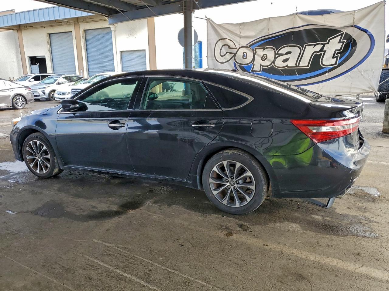 2016 TOYOTA AVALON XLE photo 4