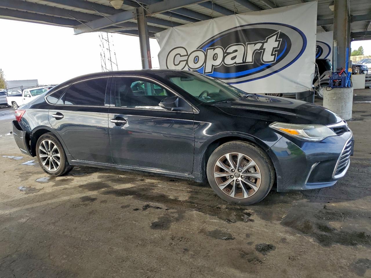 2016 TOYOTA AVALON XLE photo 10