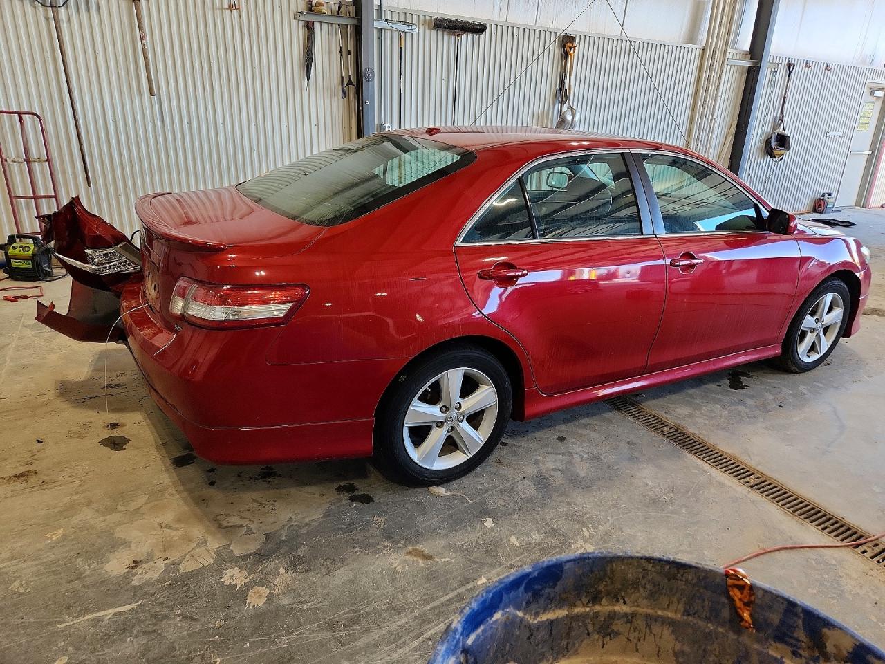 2011 TOYOTA CAMRY BASE photo 3
