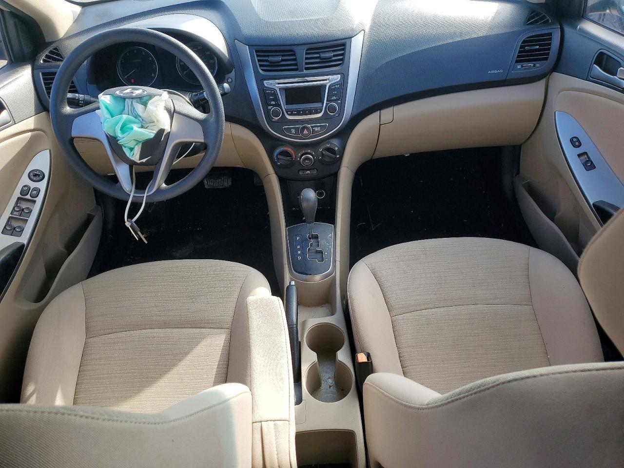 2016 HYUNDAI ACCENT SE photo 8
