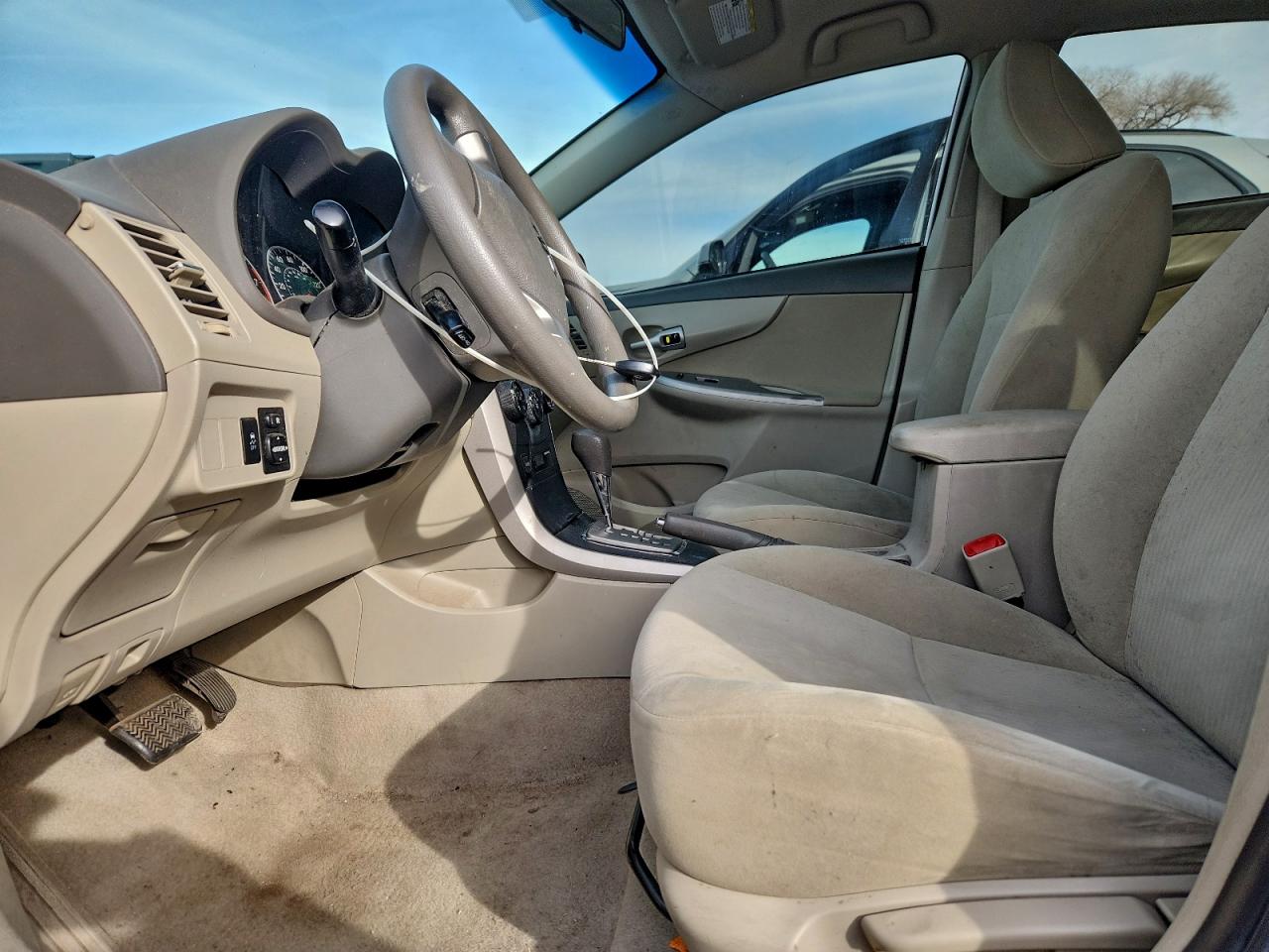 2010 TOYOTA COROLLA BASE photo 7