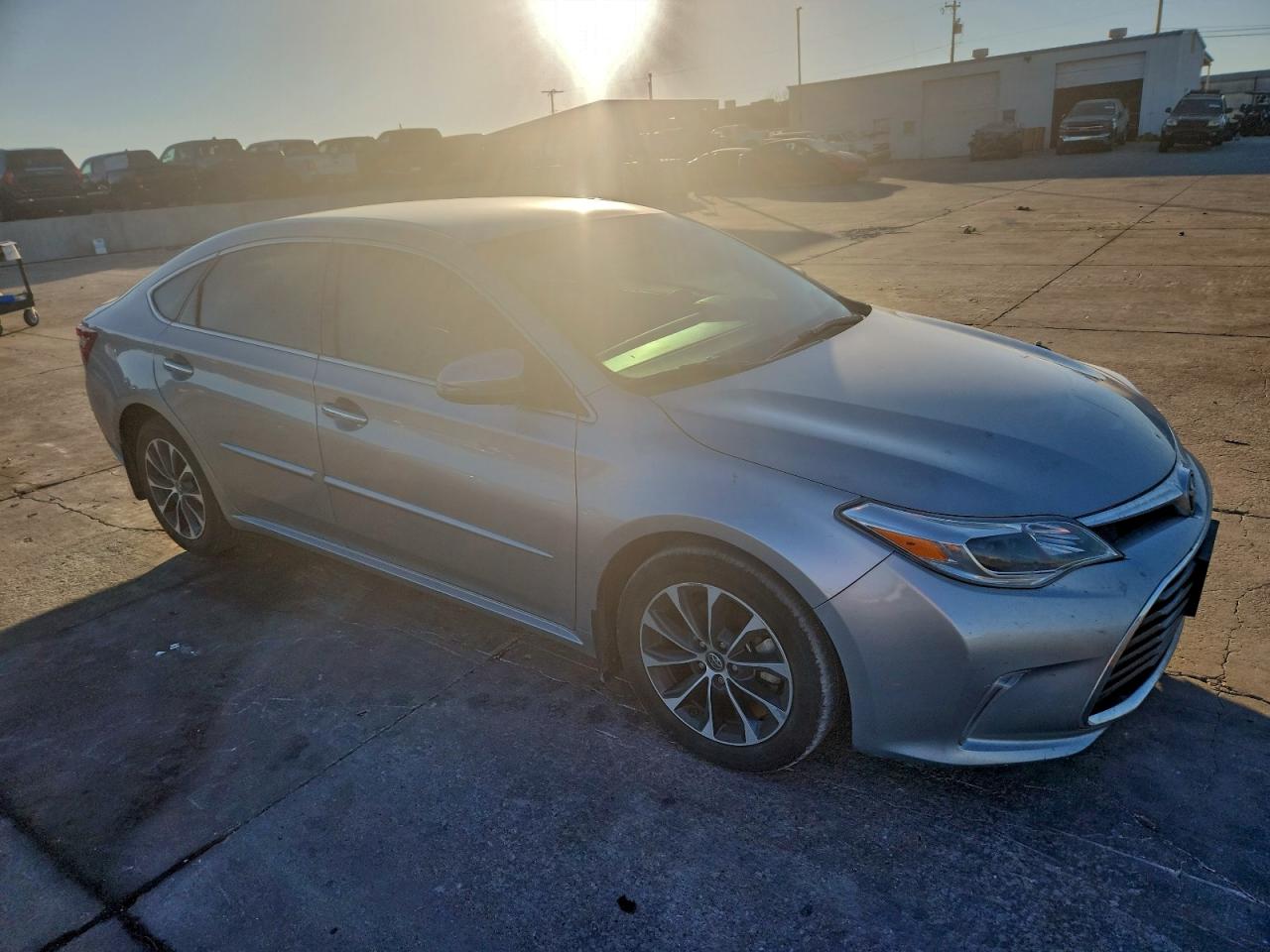 2016 TOYOTA AVALON XLE photo 4