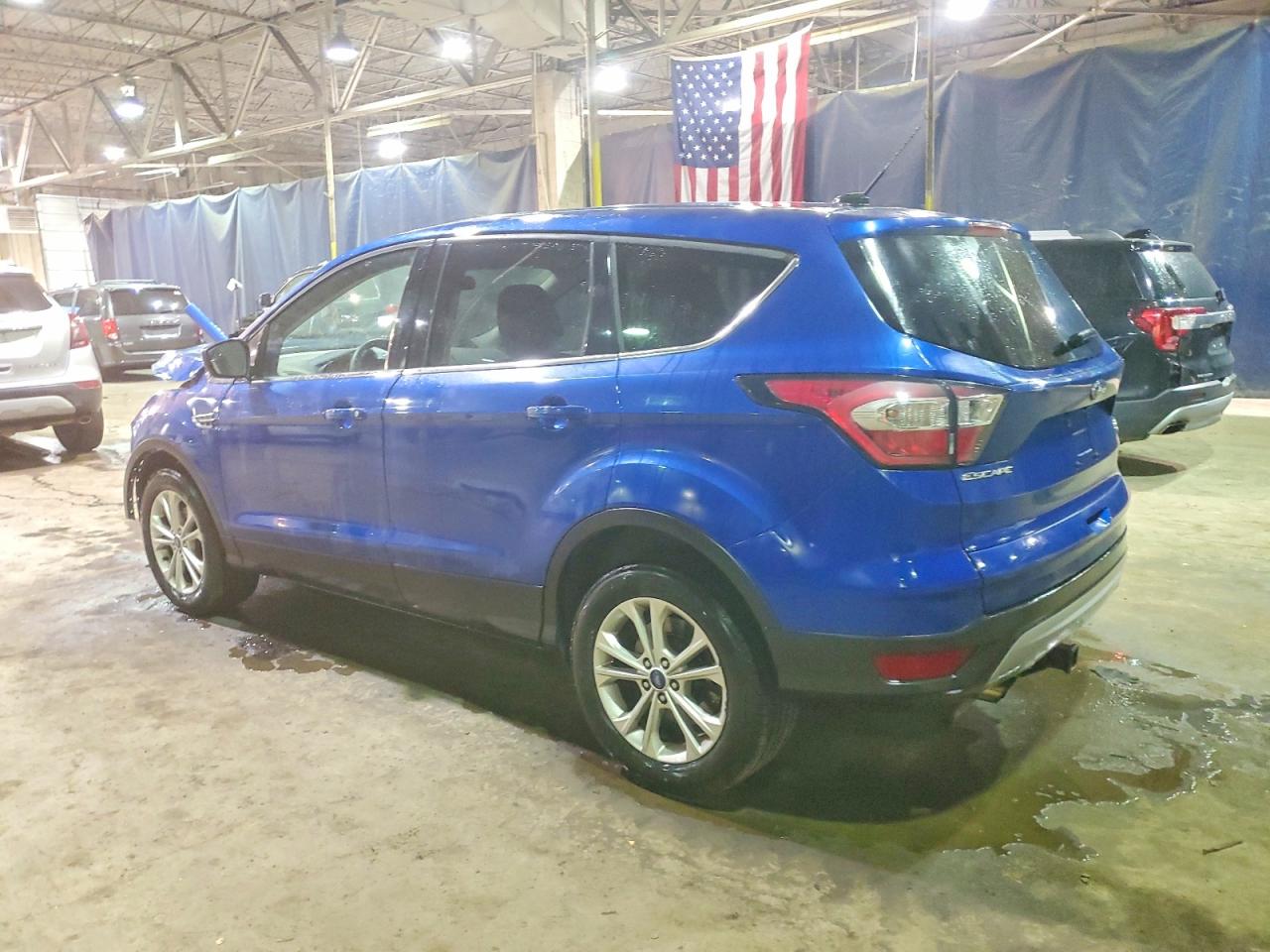 2017 FORD ESCAPE SE photo 2