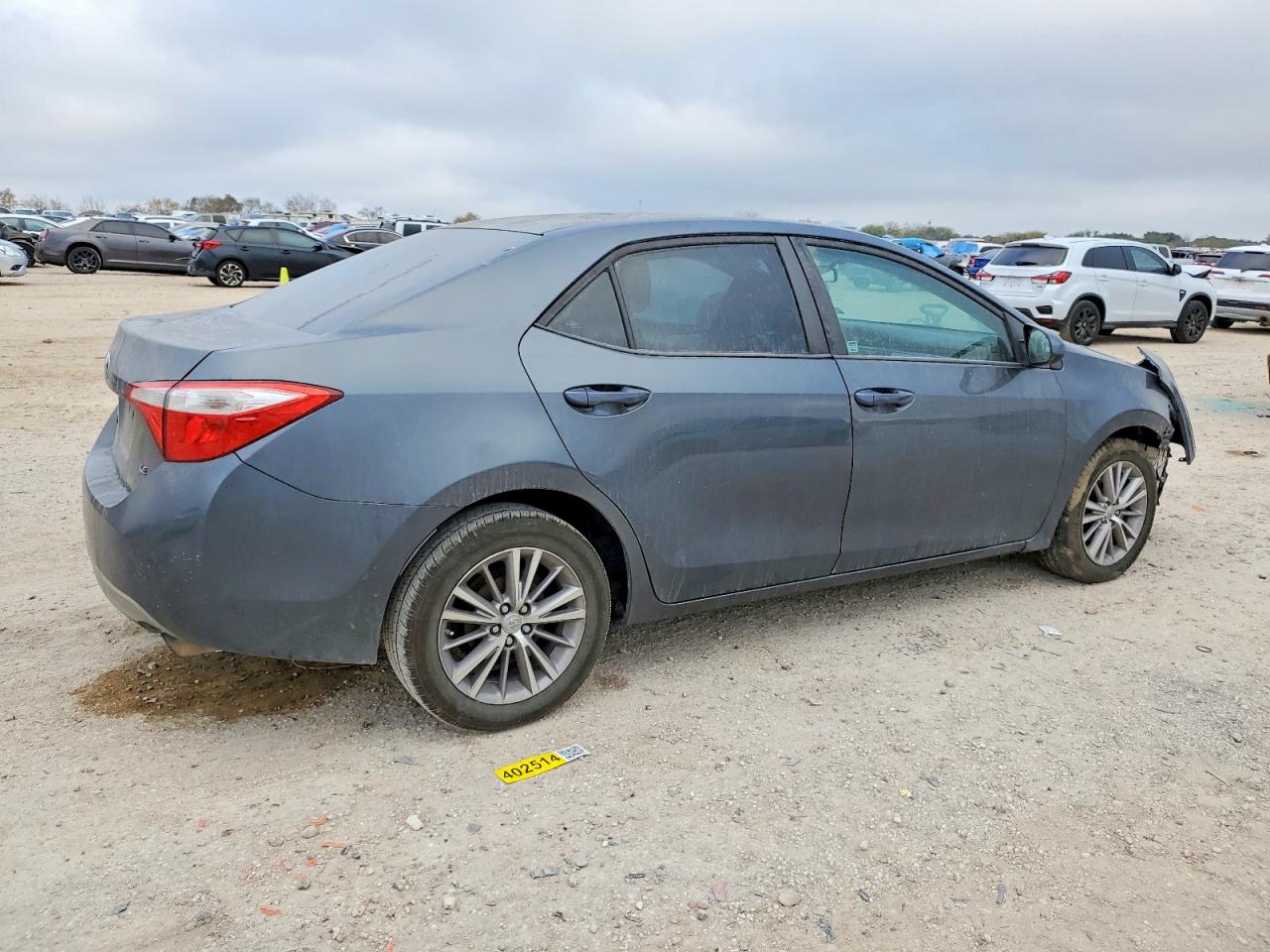 2014 TOYOTA COROLLA L photo 3