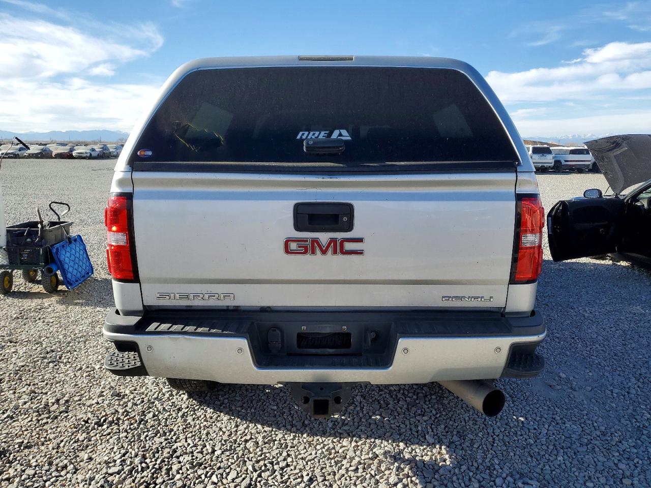 2019 GMC SIERRA K2500 DENALI photo 6