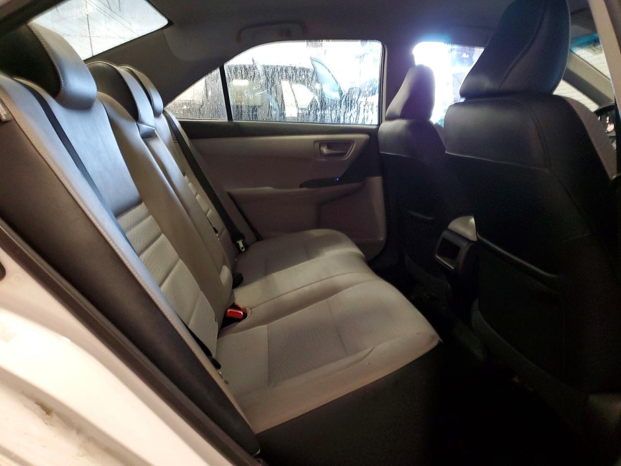 2017 TOYOTA CAMRY LE photo 10